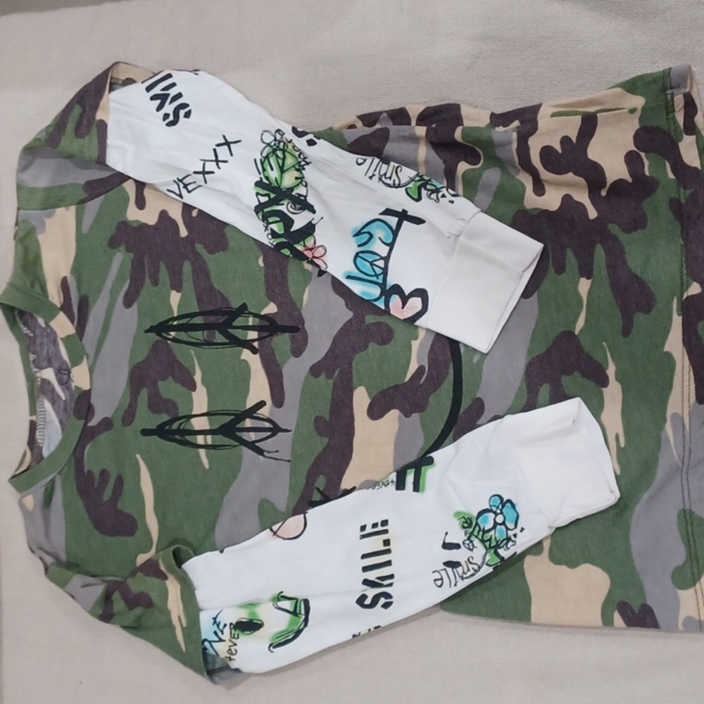 Long sleeve, boys tee
